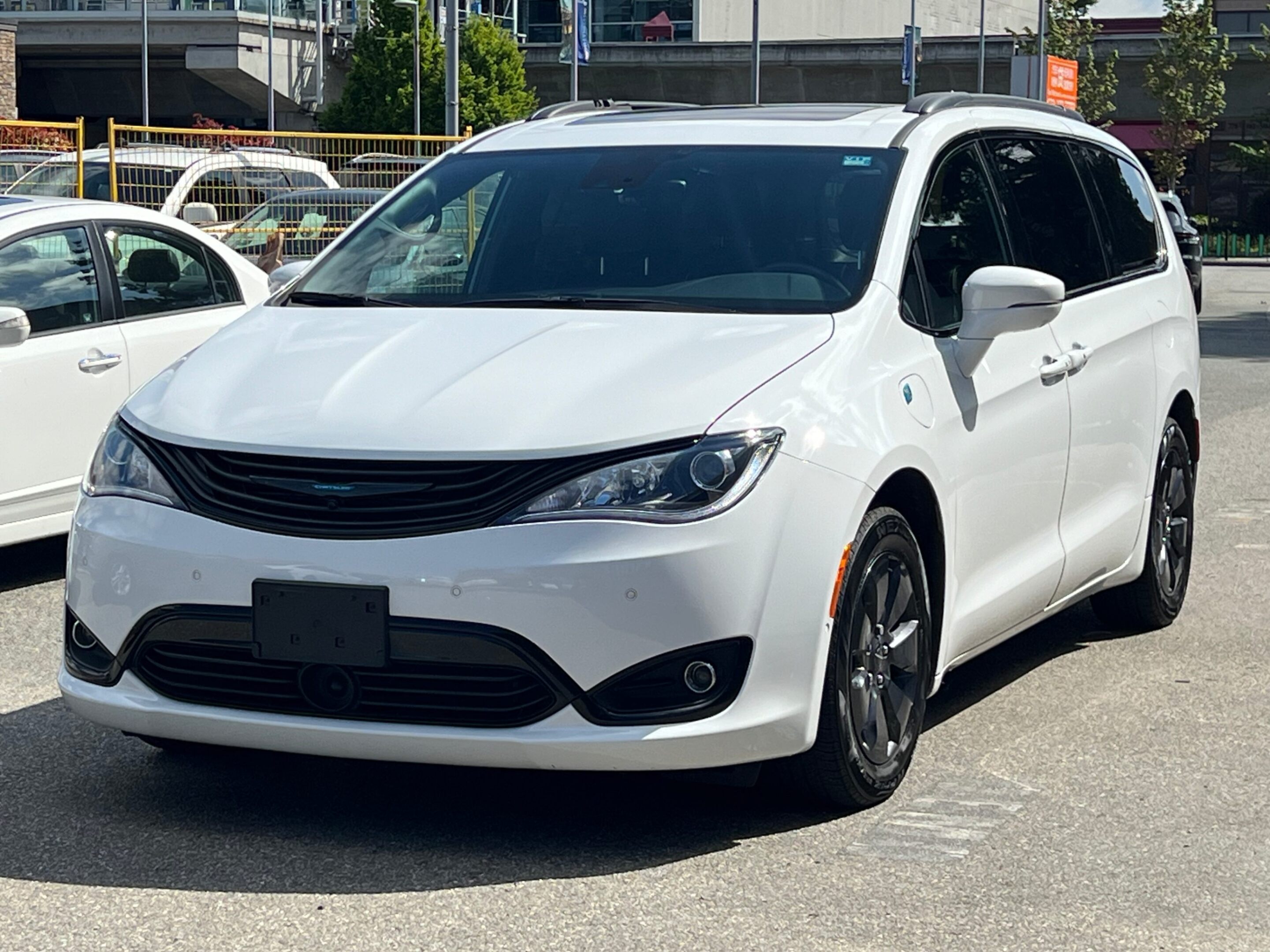 2019 Chrysler Pacifica Hybrid Limited 2WD