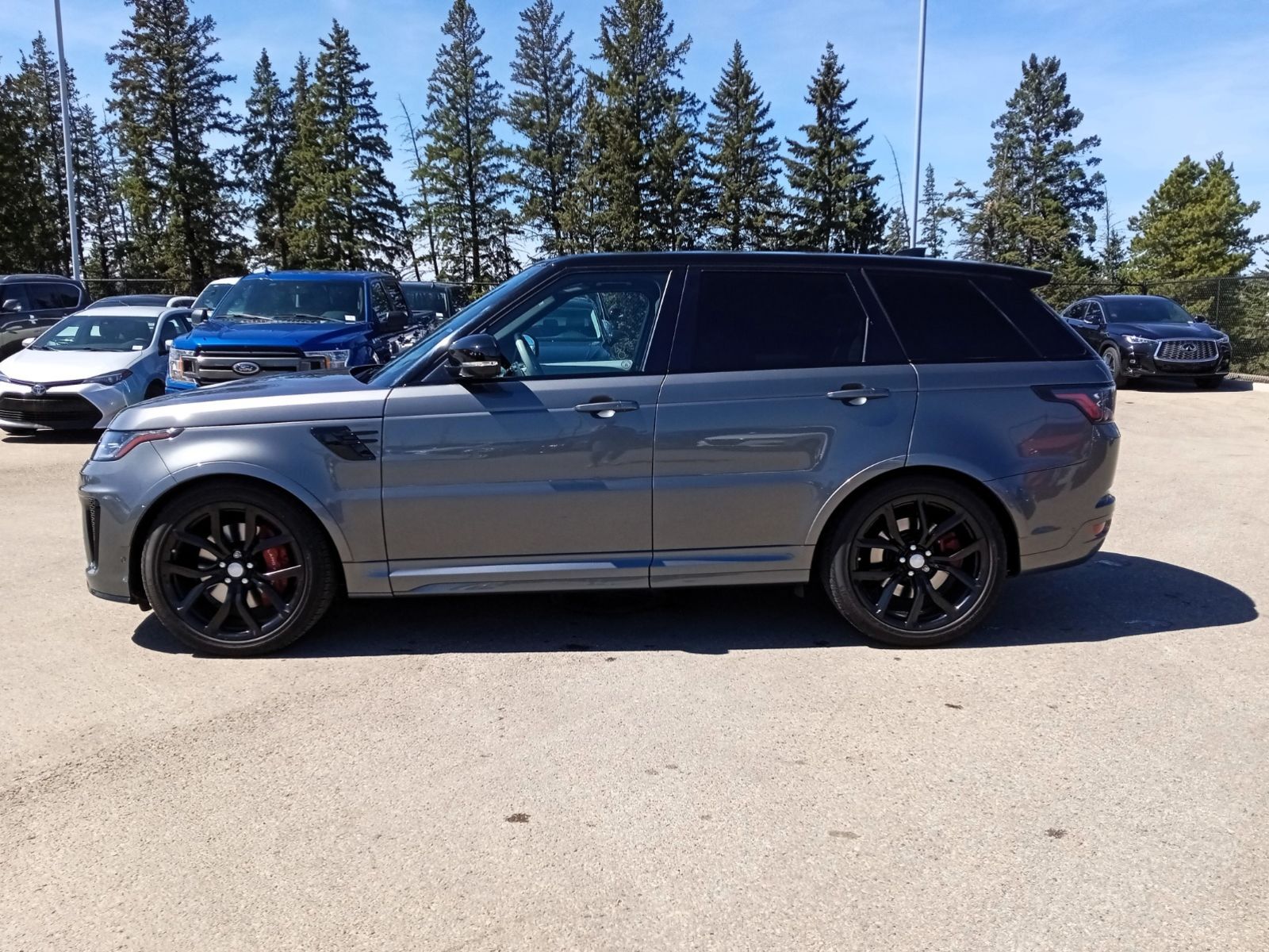 2018 Land Rover Range Rover Sport SVR, 575HP, LEATHER, PANO-ROOF, NAVIGATION