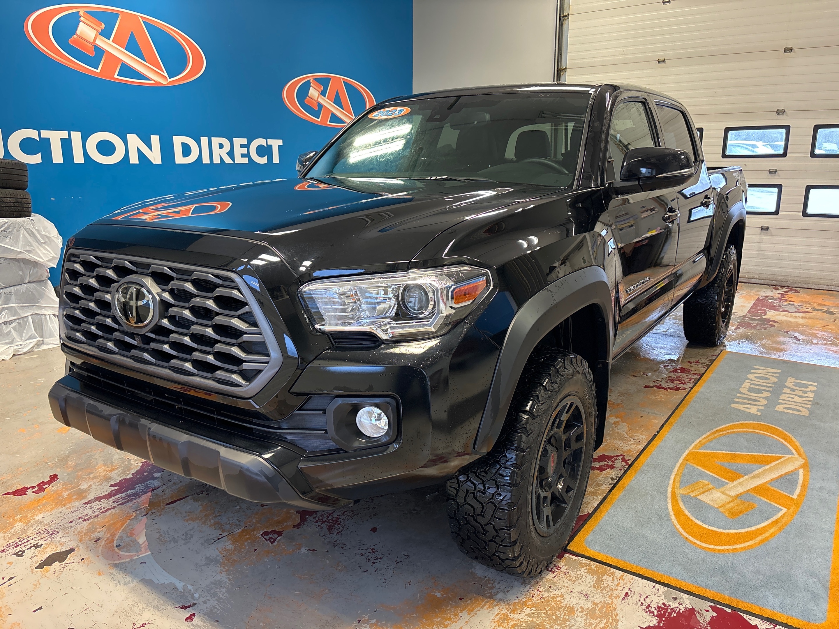 2022 Toyota Tacoma Nightshade TRD SPORT! LOW KM'S! LEATHER INTERIOR! 