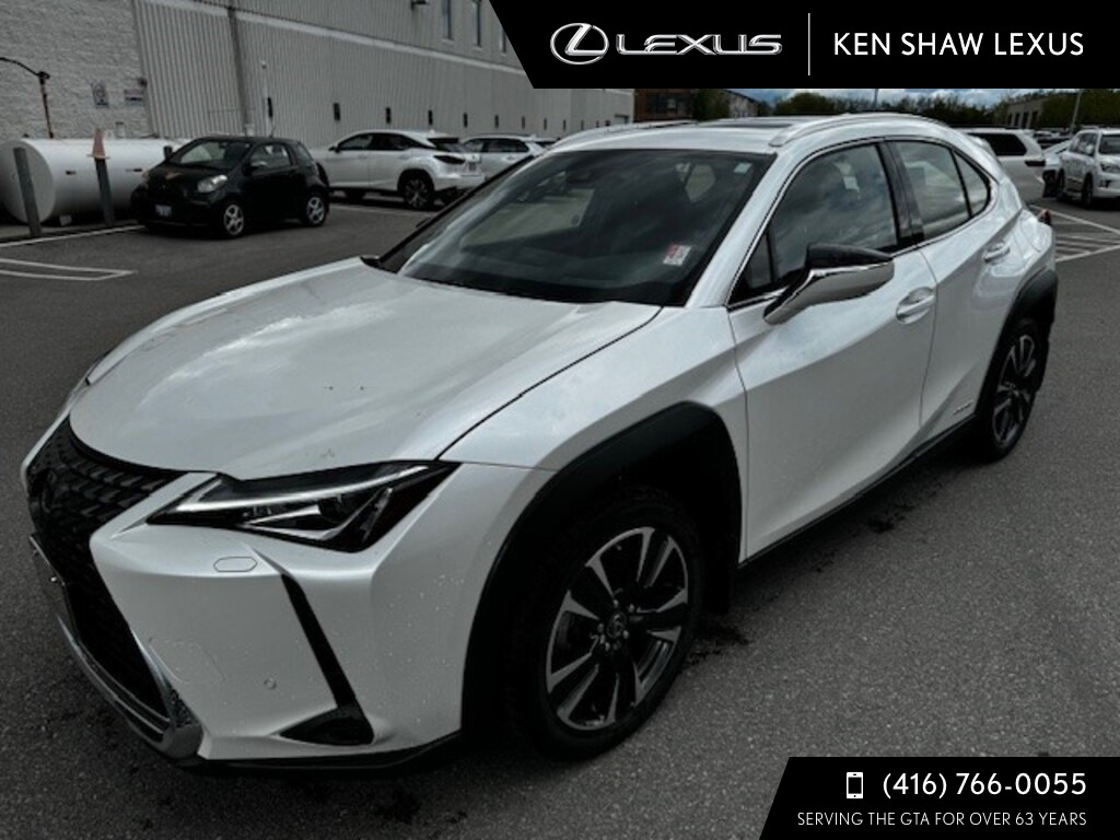 2020 Lexus UX 250H ** Luxury with Navigation ** Only 14,000 km **