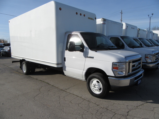 2021 Ford E-450 GAS WITH 16 FT HIGH BOX CUBE & ALUMINUM RAMP