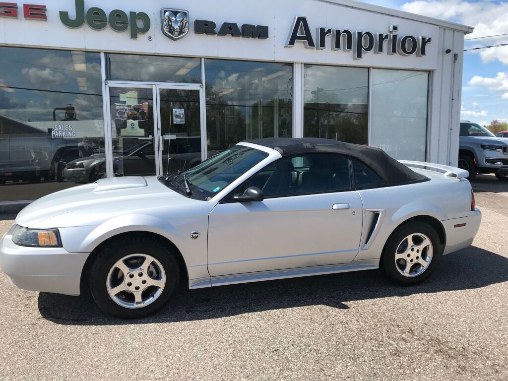 2004 Ford Mustang V6 Convertible Mint!