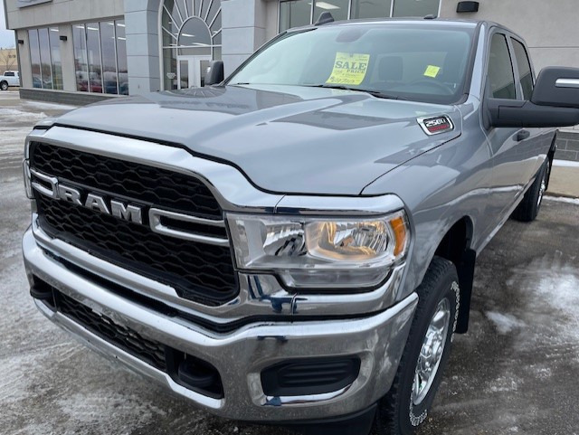 2024 Ram 2500 SAVE $8, 000, ,FREE DELIVERY IN ALBERTA!!