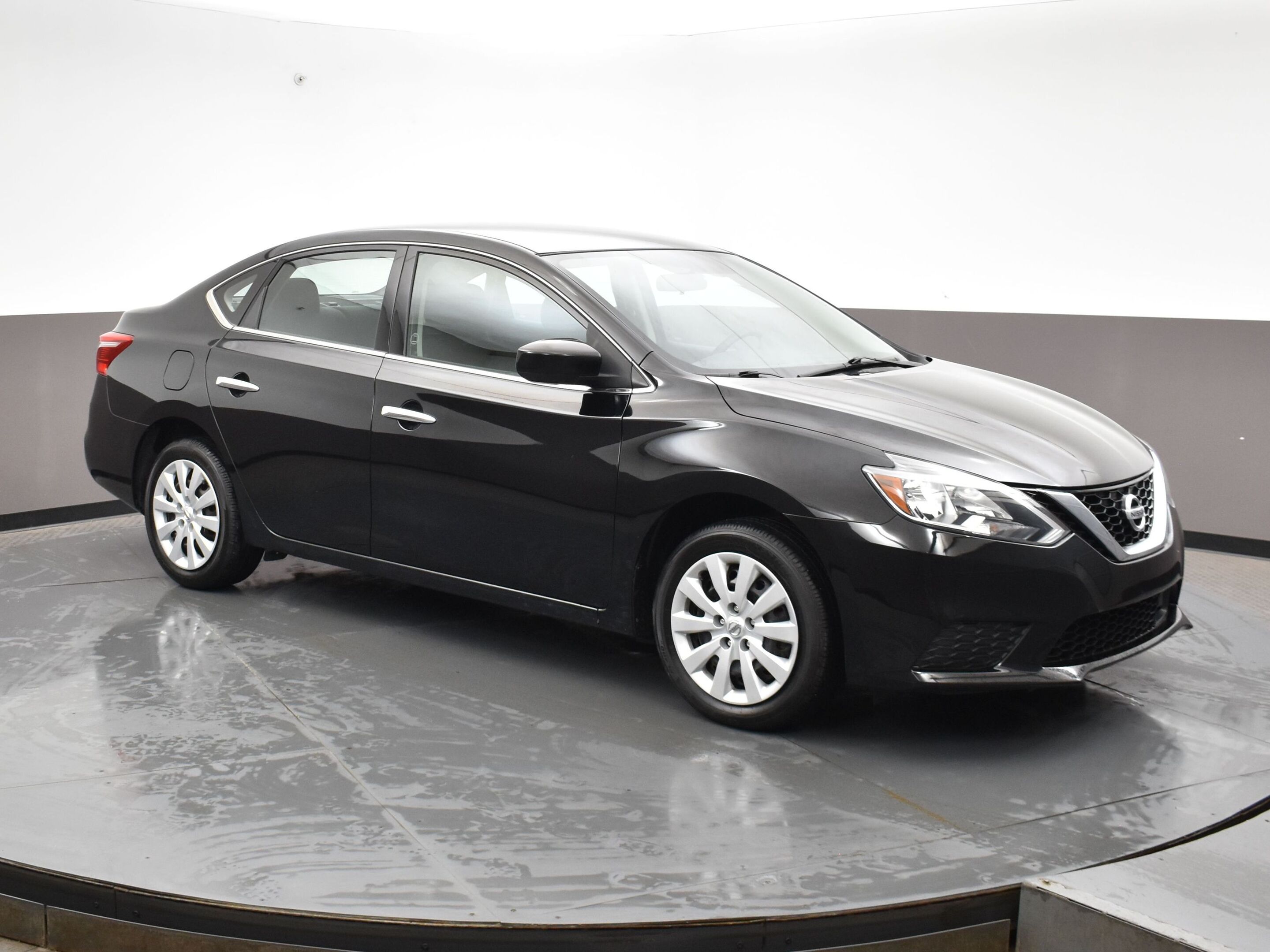 2019 Nissan Sentra S Auto Black A/C , bluetooth, touch screen monitor