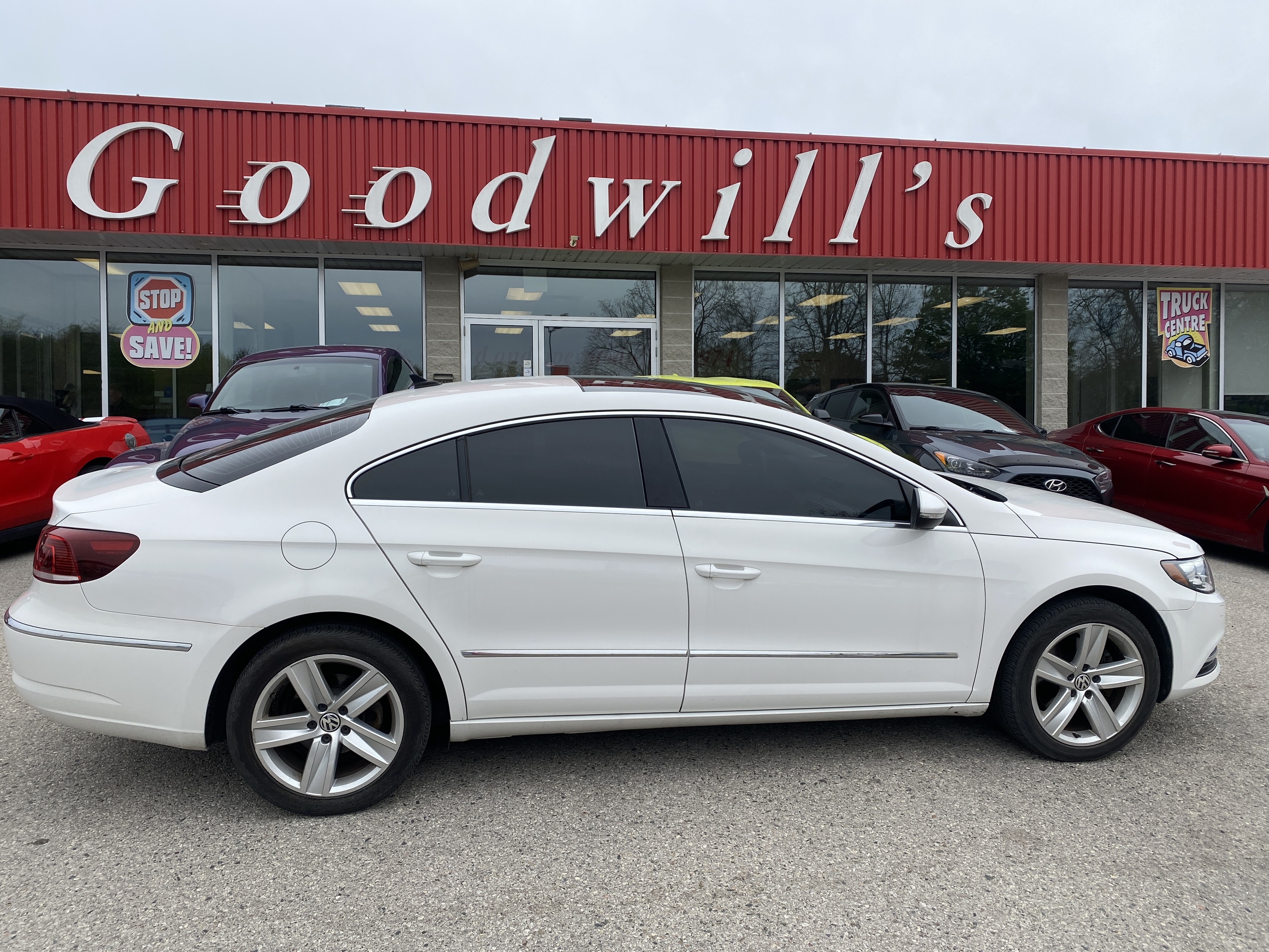 2014 Volkswagen CC CC, 6 SPEED MANUAL, SUNROOF, HEATED LEATHER!