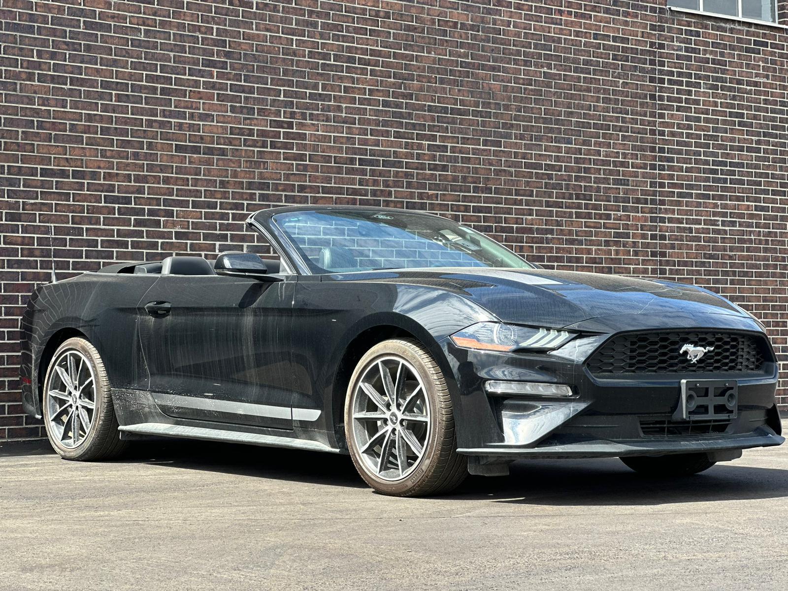2022 Ford Mustang CONVERTIBLE, LEATHER, NAV, ALLOYS 
