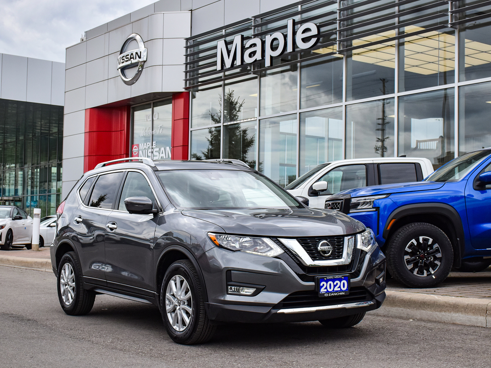 2020 Nissan Rogue SV AWD + Tech Package with Navi, Sunroof