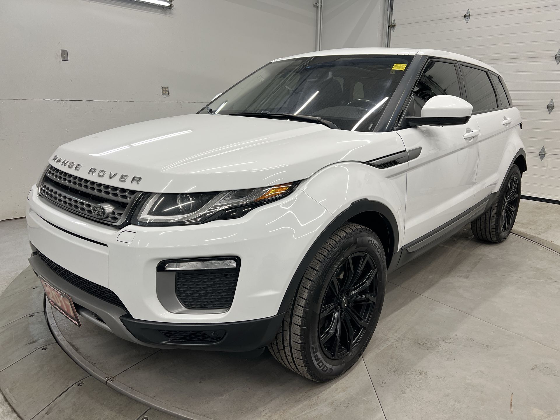 2017 Land Rover Range Rover Evoque AWD | PANO ROOF | HTD LEATHER | NAV | REAR CAM
