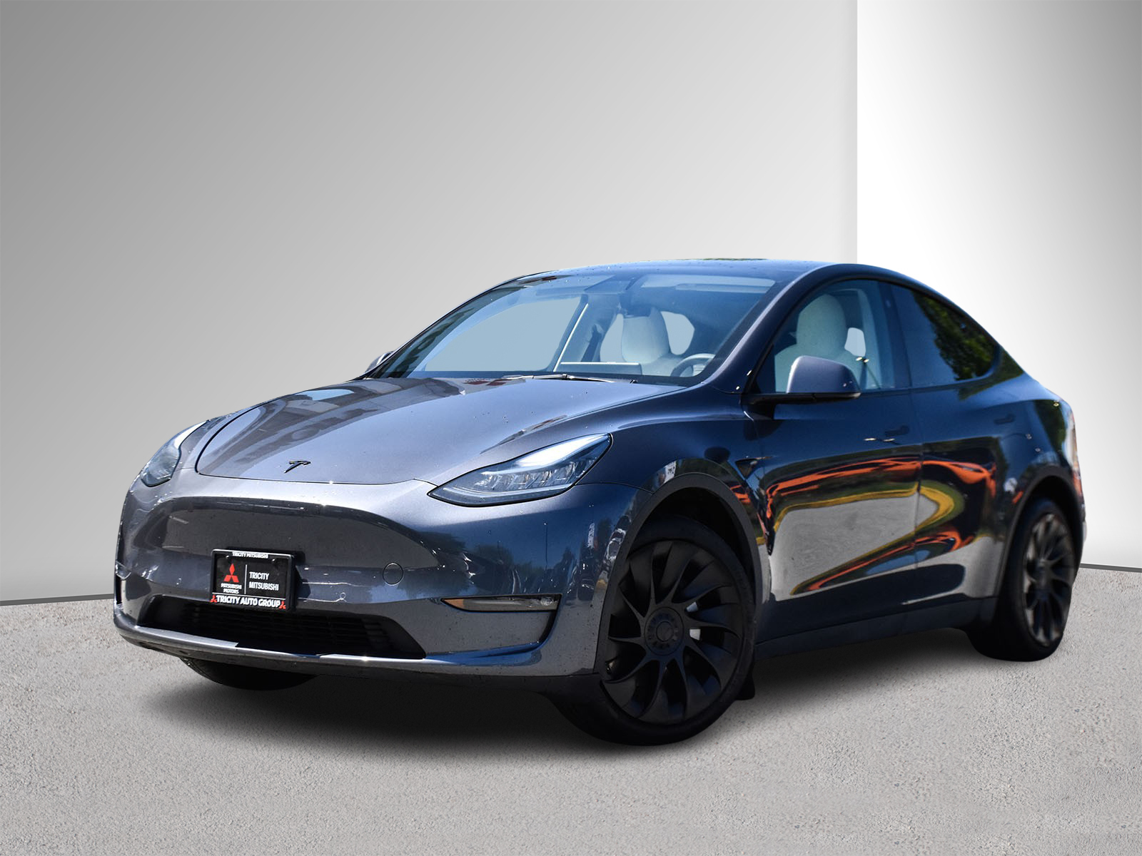 2022 Tesla Model Y Long Range - One Owner, White Interior, No PST!