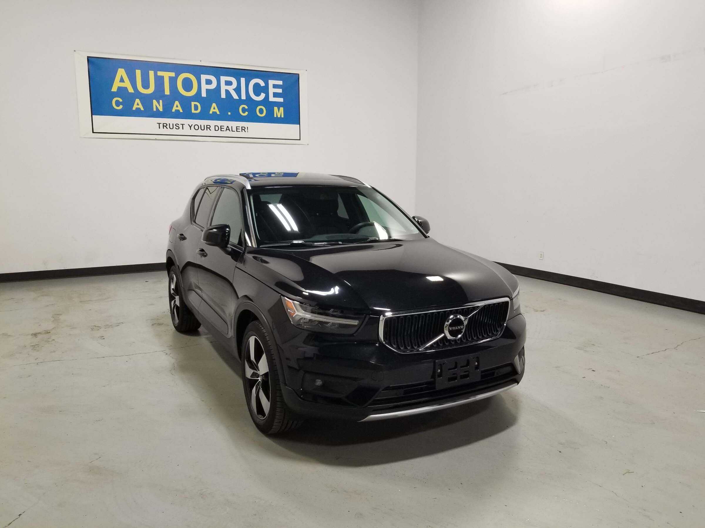 2020 Volvo XC40 T5 Momentum LEATHER|PANOROOF