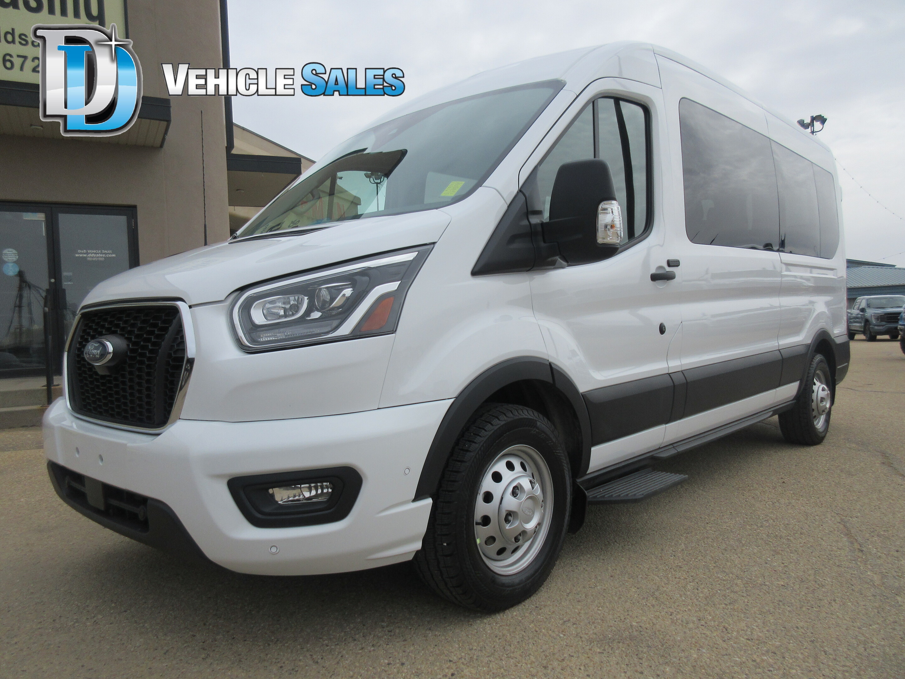 2023 Ford Transit Passenger Wagon T-350 148  Med Roof XL AWD