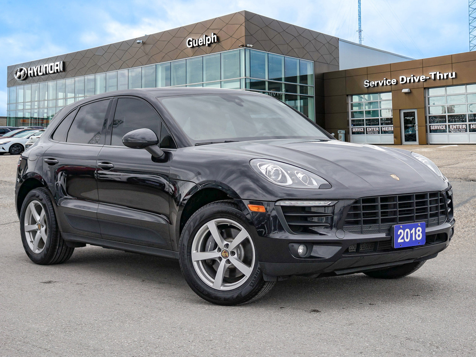 2018 Porsche Macan AWD | PANOROOF | BROWN LEATHER | BOSE | NAVI |