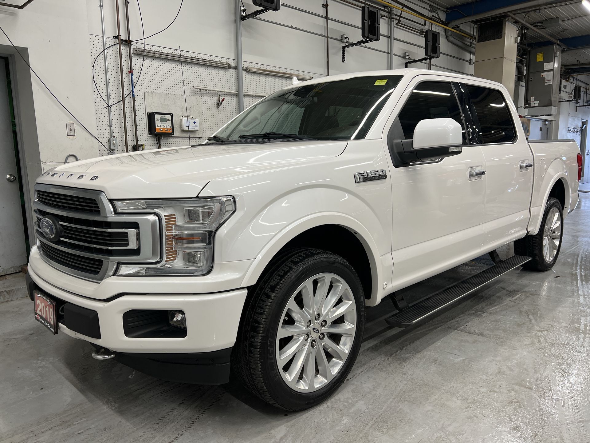 2019 Ford F-150 LIMITED| CREW | PANO ROOF | MASSAGE SEATS |360 CAM