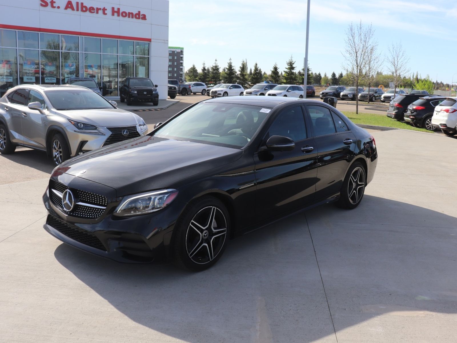 2020 Mercedes-Benz C-Class C 300: AWD/LEATHER/SUNROOF/CLEAN CARFAX
