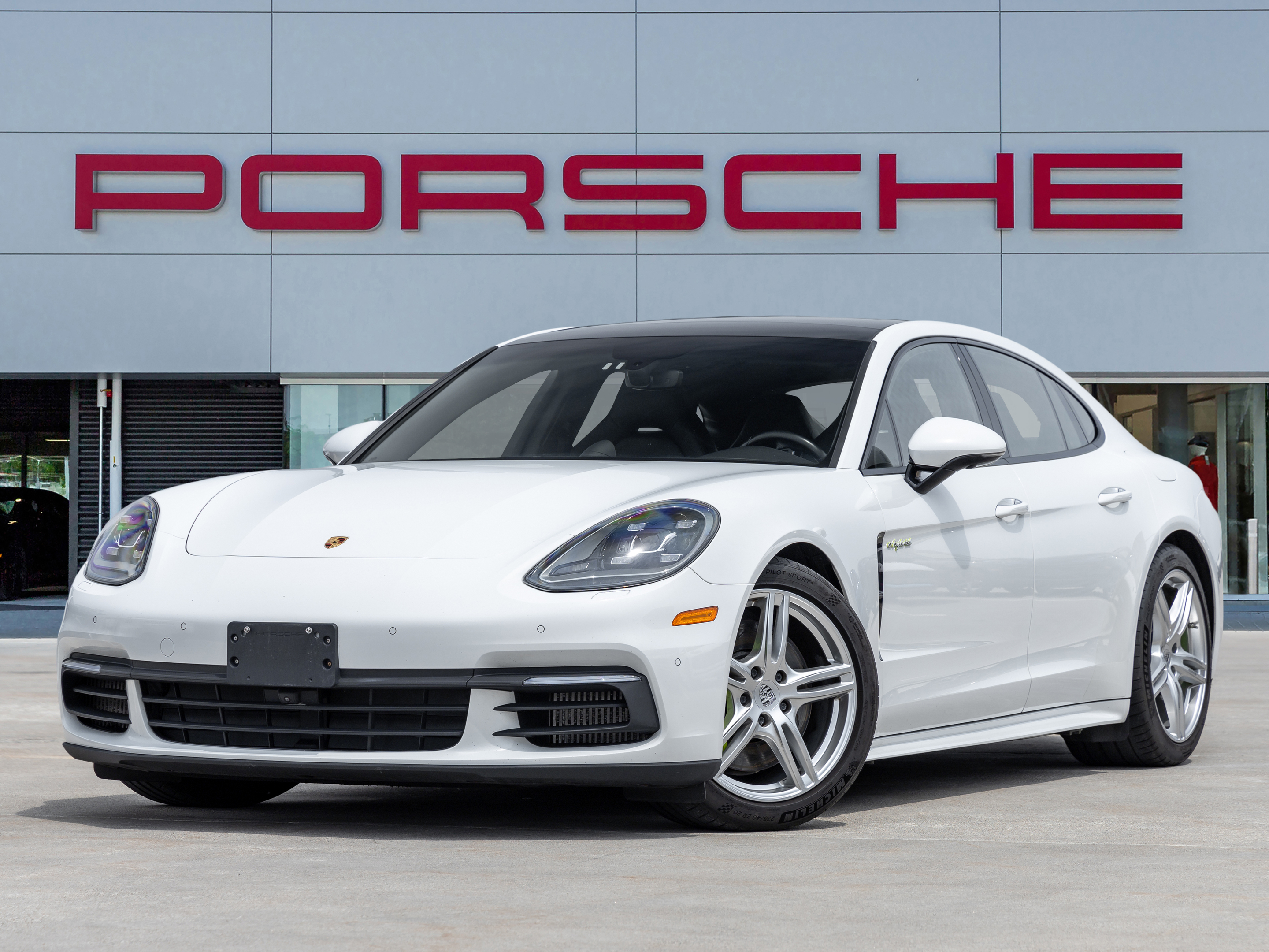 2018 Porsche Panamera 4 E-Hybrid | 2 Year Extended Warranty