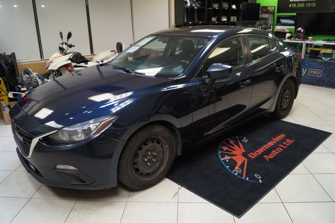 2015 Mazda Mazda3 SKY! AUTO! LOADED! BLUETOOTH! SAFETY AVAILABLE!