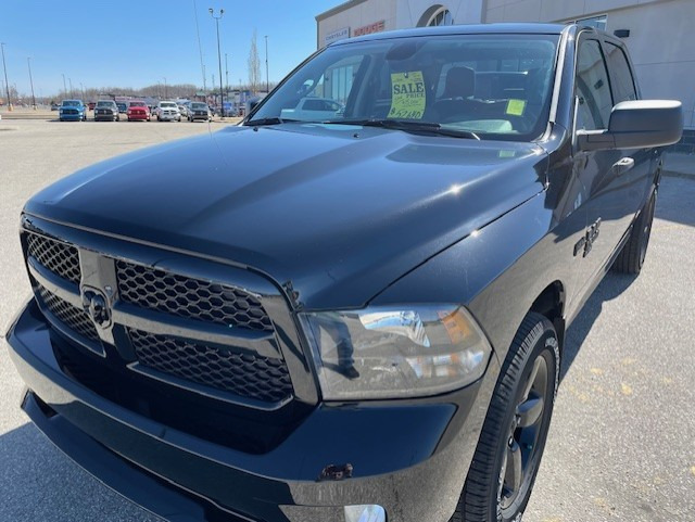 2023 Ram 1500 Classic FREE DELIVERY IN ALBERTA!!,SAVE $15,000!!