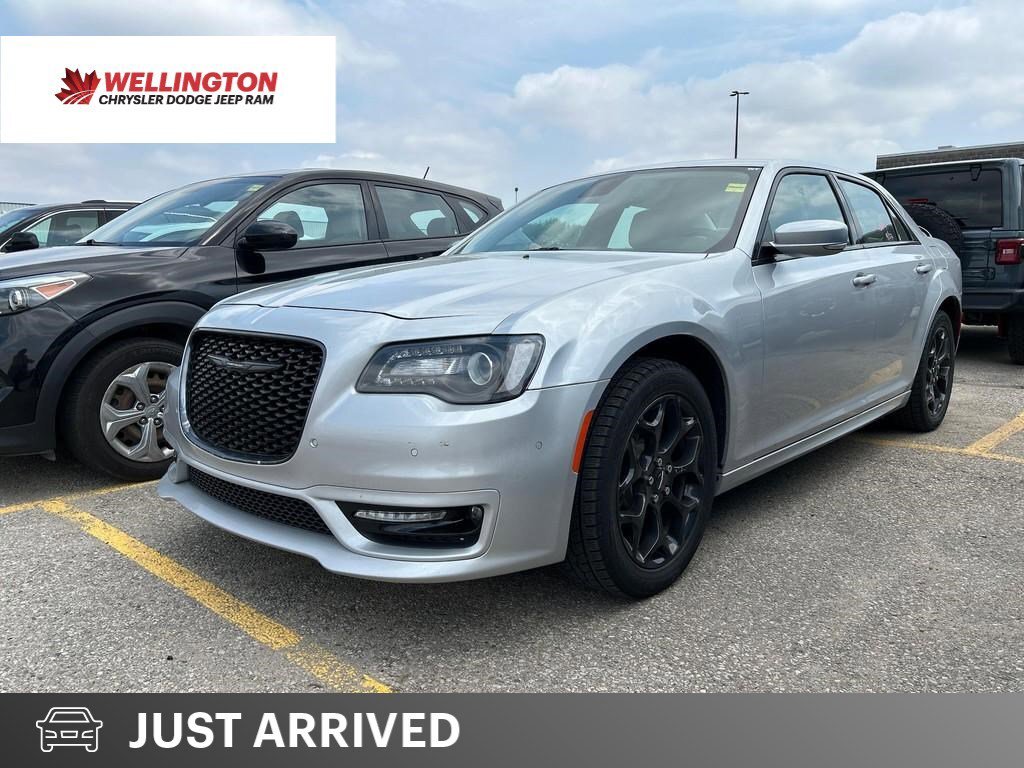 2022 Chrysler 300 Touring L | Leather | Nav | Heated Seats |