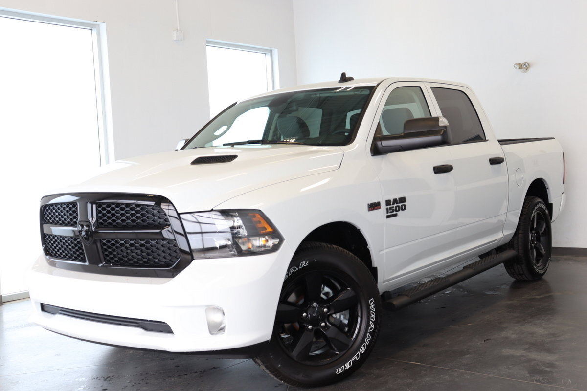 2023 Ram 1500 Classic EXPRESS V8 | 4X4 | GRP REMORQUAGE | SIEGES ET VOLA