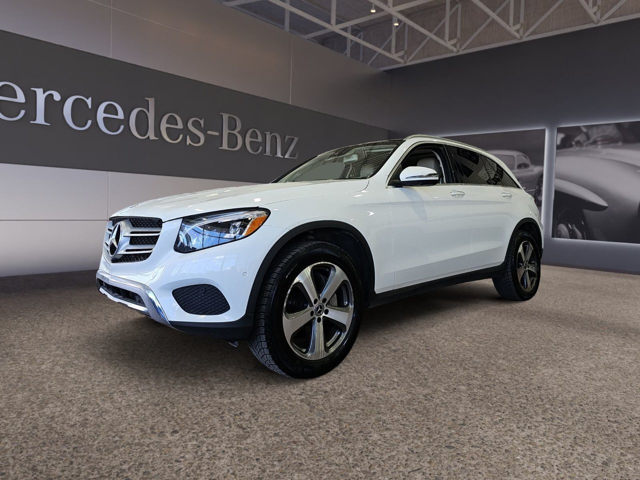 2019 Mercedes-Benz GLC GLC 300 Premium 1 & 2, Heated steering wheel / Pre