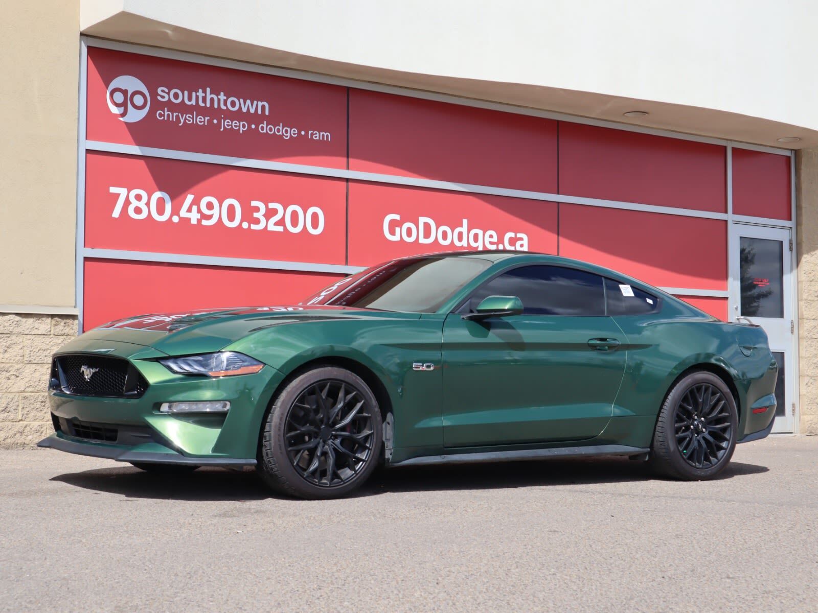 2022 Ford Mustang GT IN ERUPTION GREEN METALLIC EQUIPPED WITH A 450H