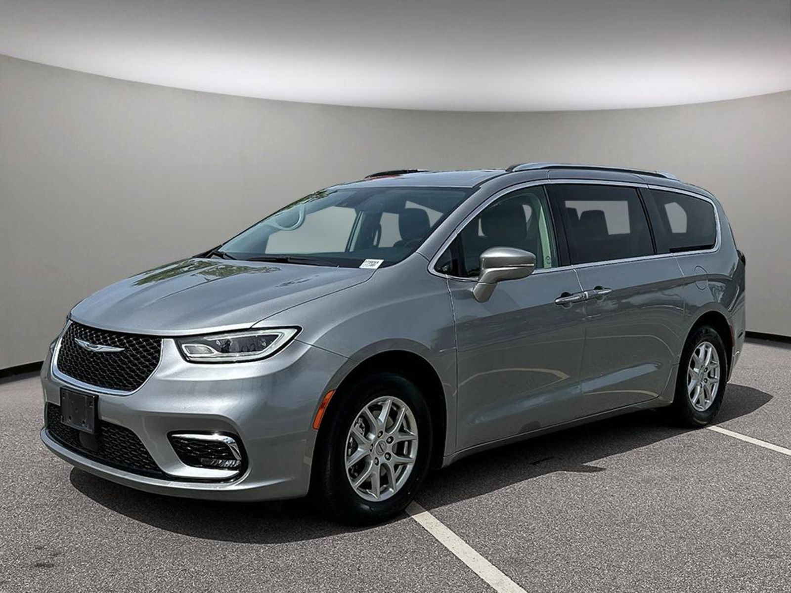 2021 Chrysler Pacifica Touring-L - No Accidents / Local / NO FEES!!