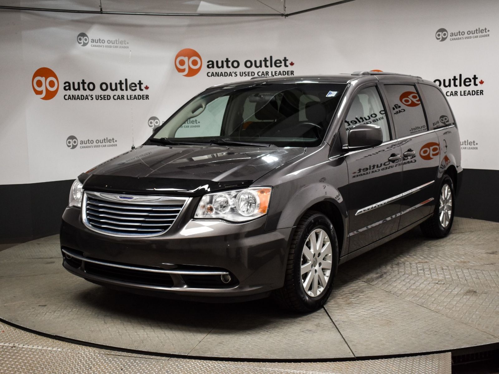 2016 Chrysler Town & Country Touring Cloth Seats