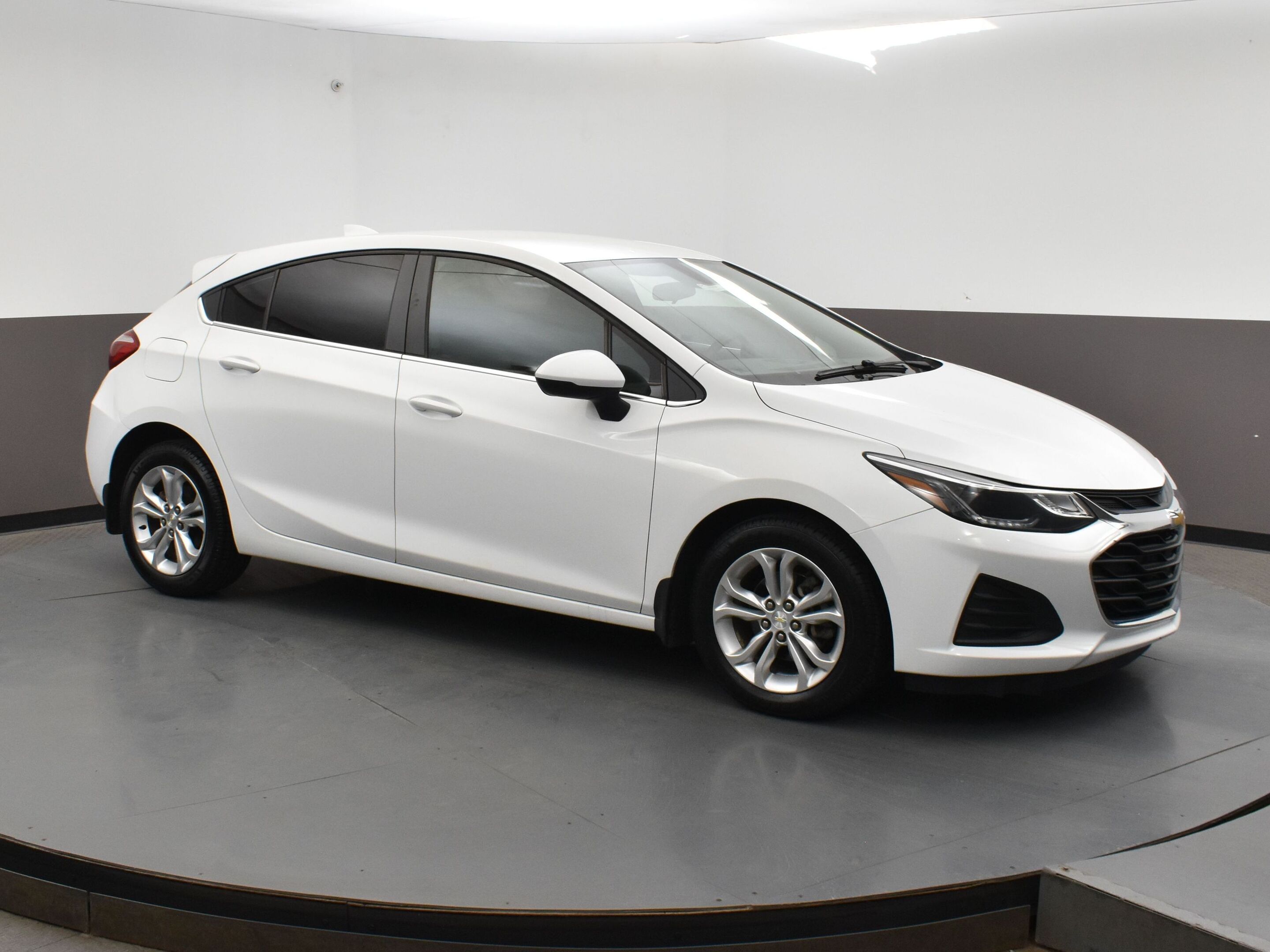 2019 Chevrolet Cruze Hatchback LT with CLIMATE CONTROL, CARPLAY, HEATED SEATS AND