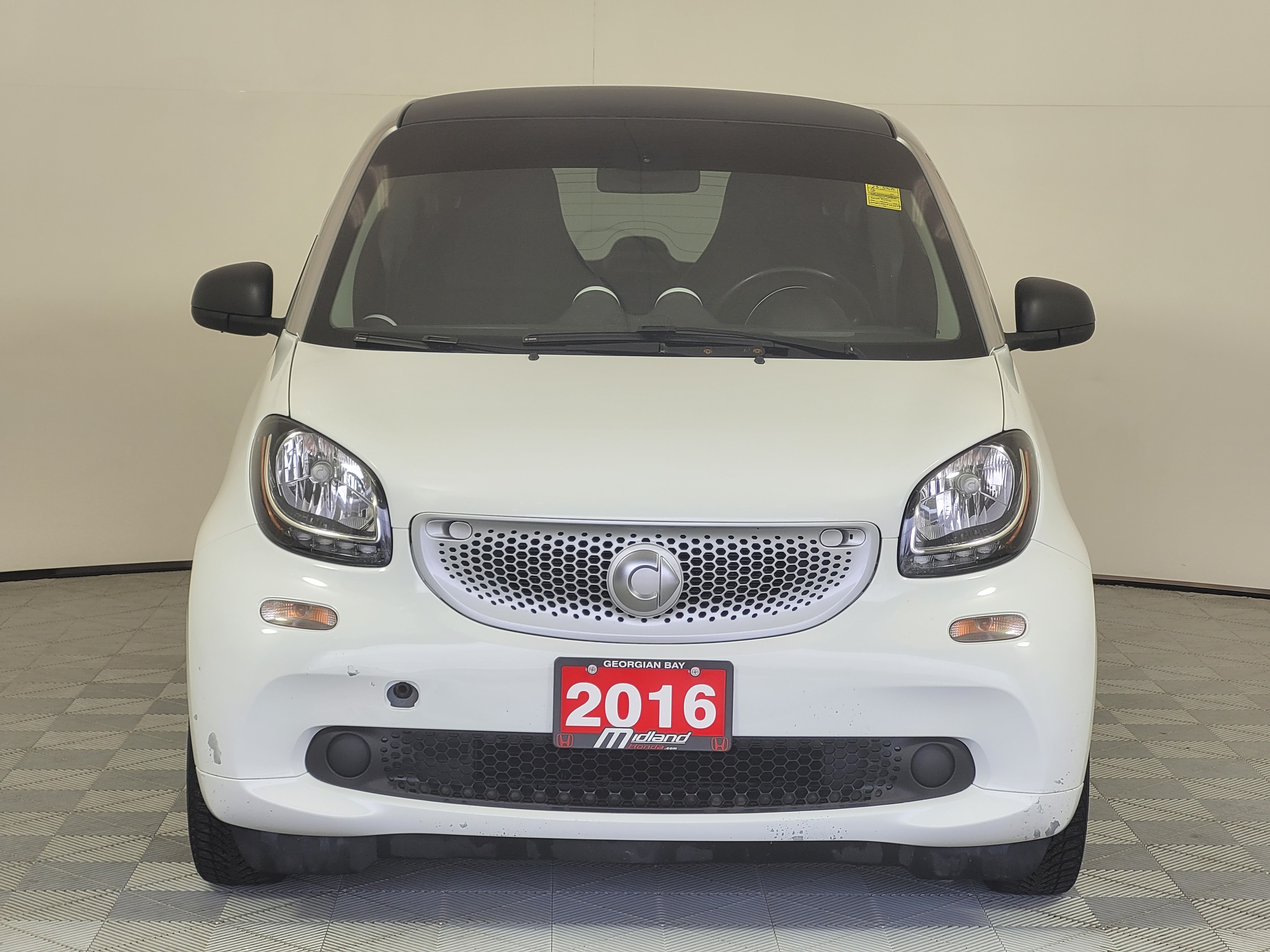 2016 smart fortwo Pure ForTwo | Auto | New Tires/Brakes | Safety | L