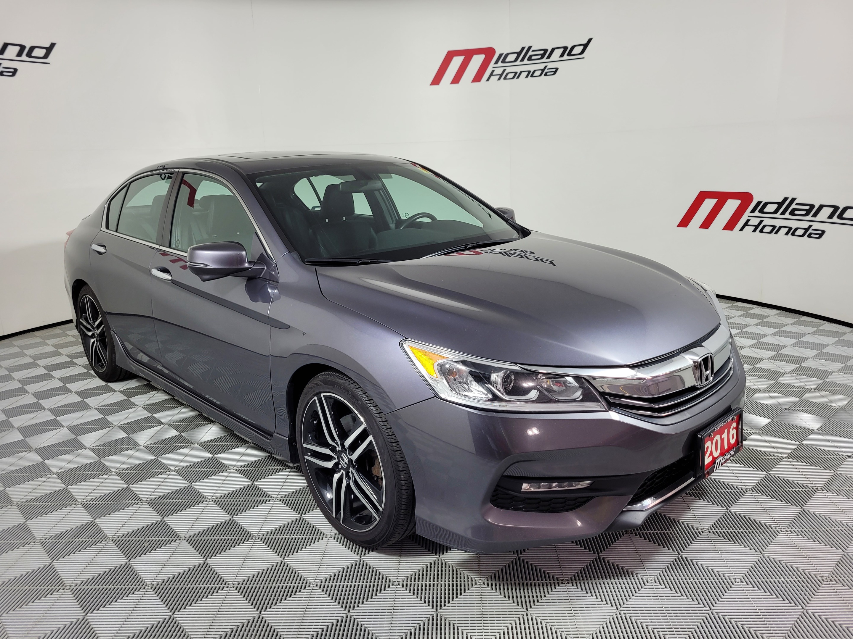 2016 Honda Accord Sport Auto | Accident Free | Dealer Maintained