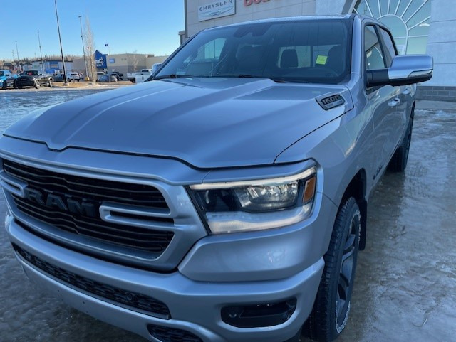 2024 Ram 1500 SAVE $10,000 ,FREE DELIVERY IN ALBERTA!!