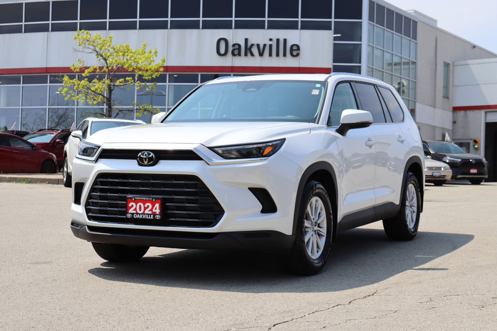 2024 Toyota Grand Highlander XLE AWD Lease Trade-in | 8-Pass | 10,392KM