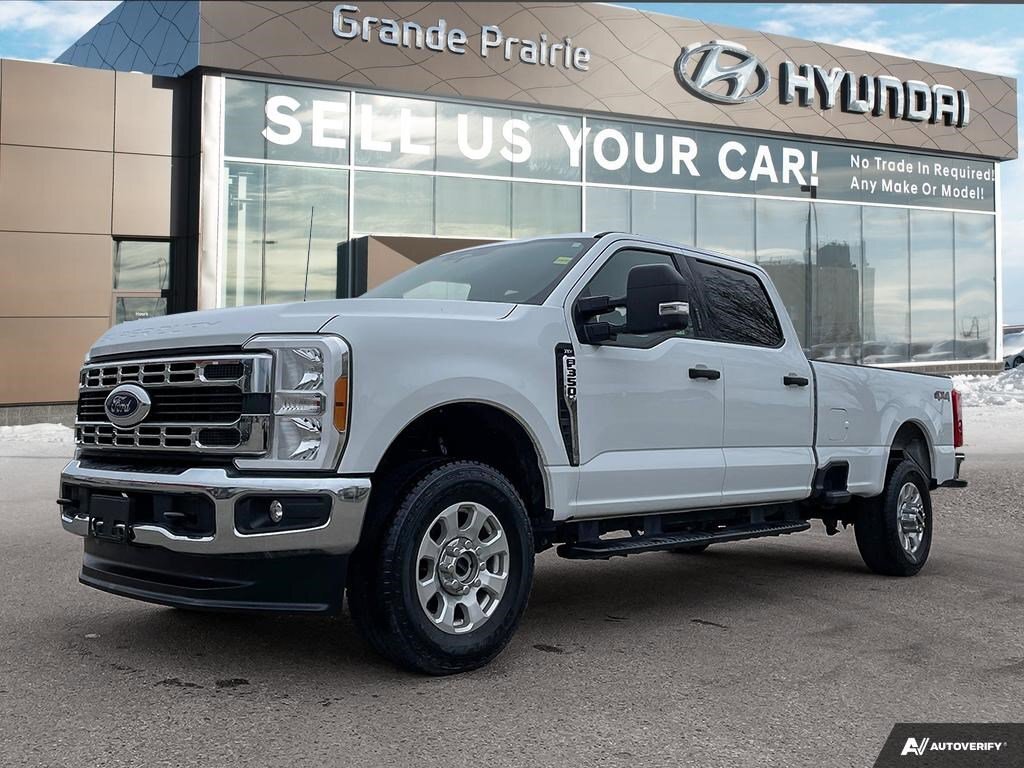 2023 Ford F-350 SRW XLT | 4WD | Front Bench Seating