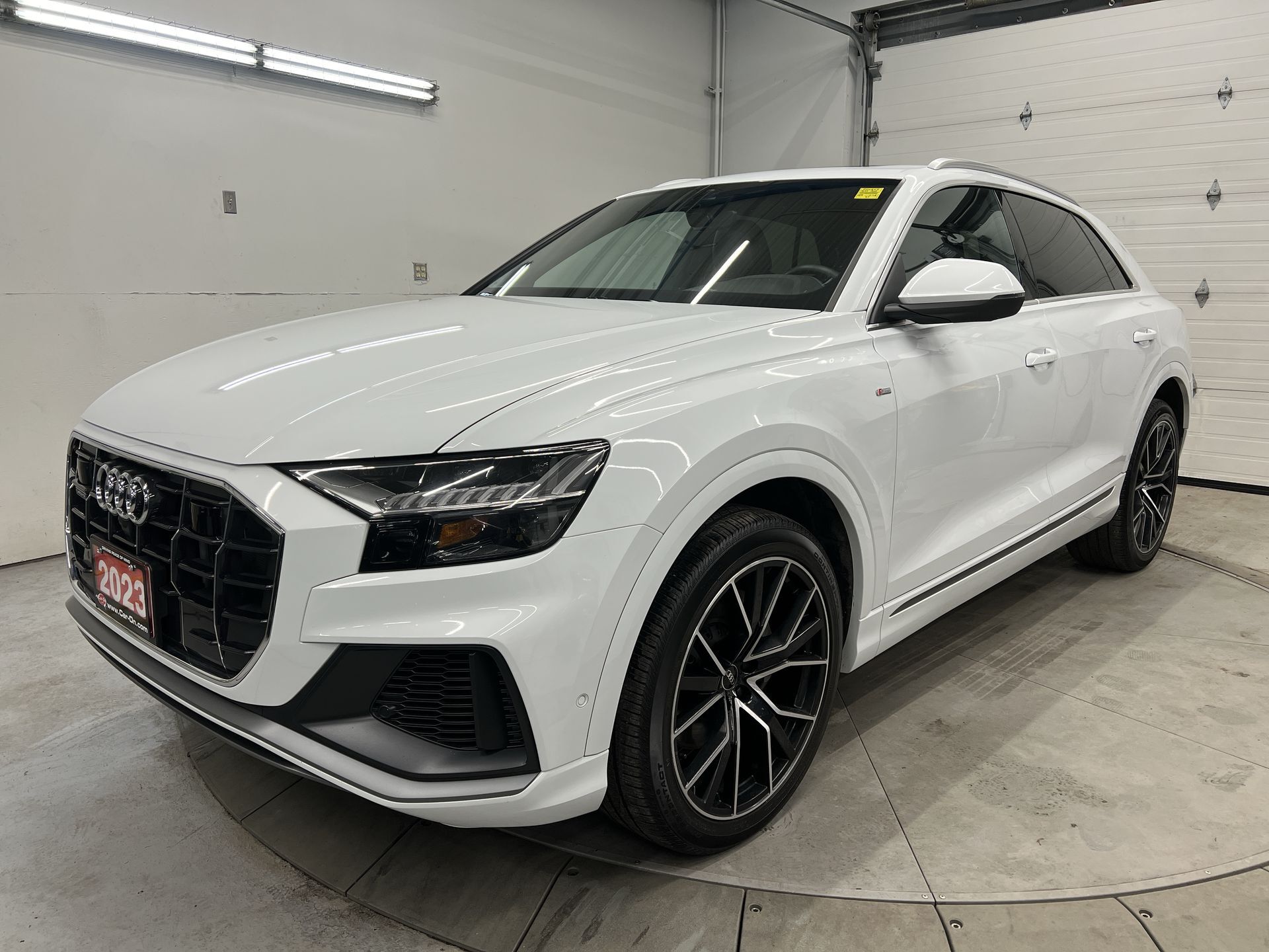 2023 Audi Q8 AWD | PANO ROOF | NAV | 360 CAM | COOLED LEATHER