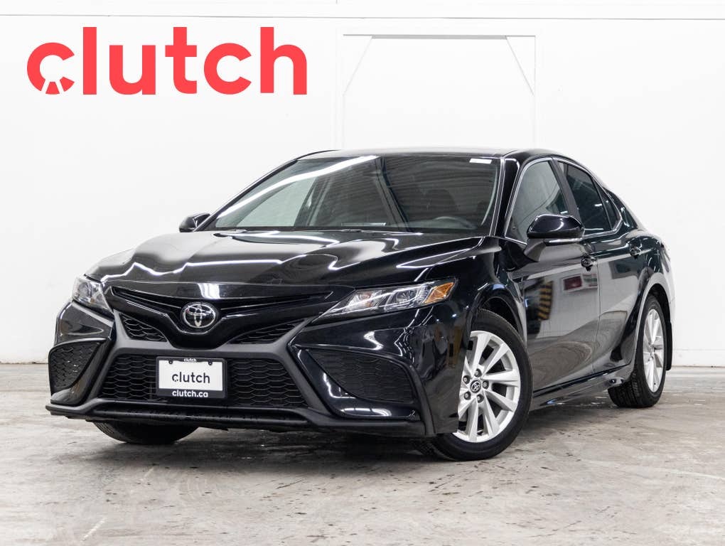 2022 Toyota Camry SE w/ Apple CarPlay & Android Auto, Rearview Cam, 