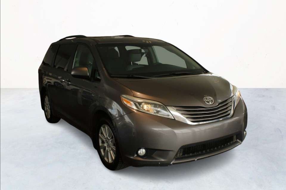 2017 Toyota Sienna XLE 7-Passenger AWD NEVER ACCIDENTED