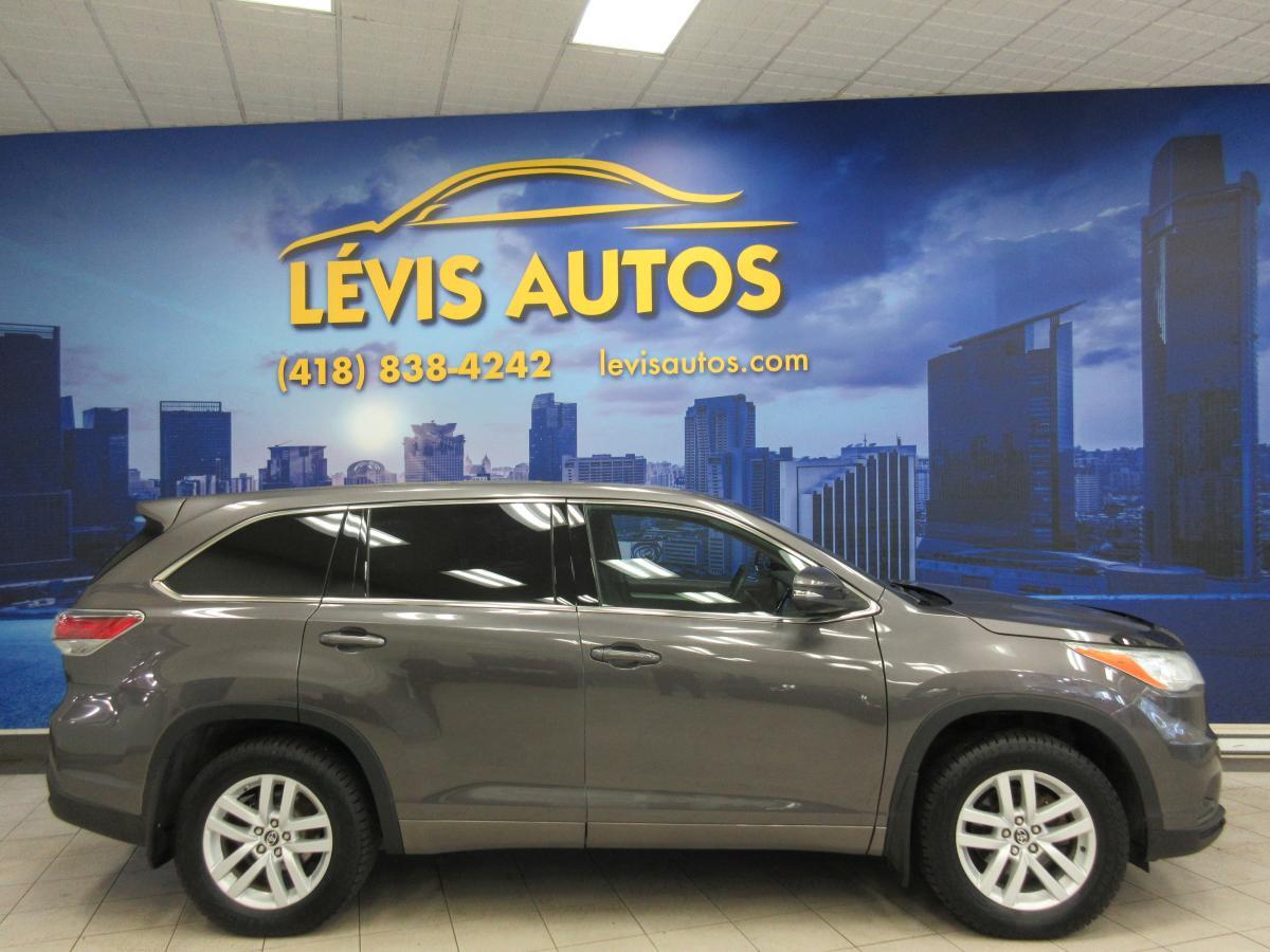 2016 Toyota Highlander LE AWD 8 PASSAGERS * TOUT EQUIPE * TRES PROPRE *