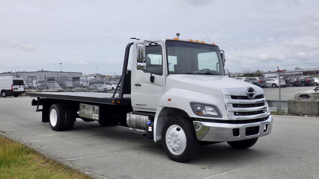 2018 Hino Conventional Cab 20 Foot Tow Tilt Deck with Rear Towing capacity Tr