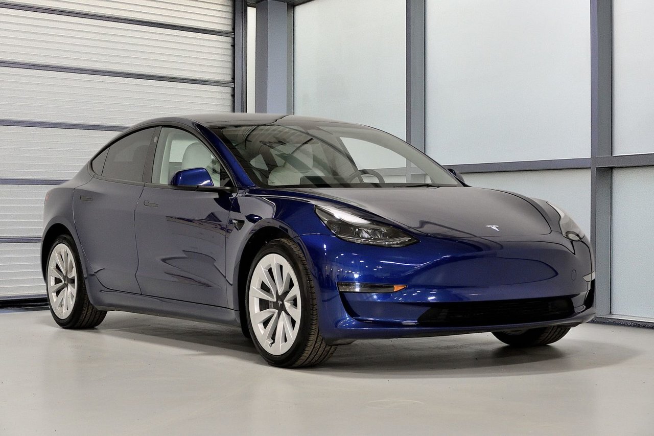 2023 Tesla Model 3 Standard Range + / Conduite Autonome / 19 Pouces O