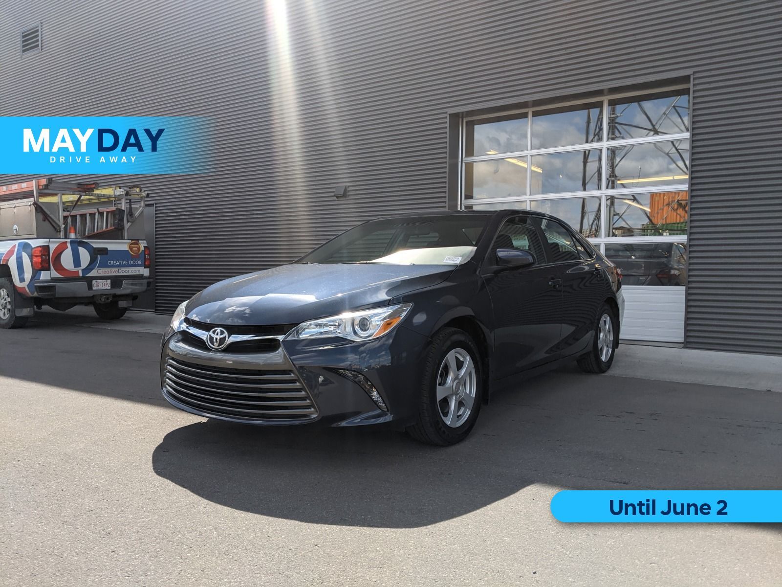 2015 Toyota Camry LE AUTO LOW KMS!