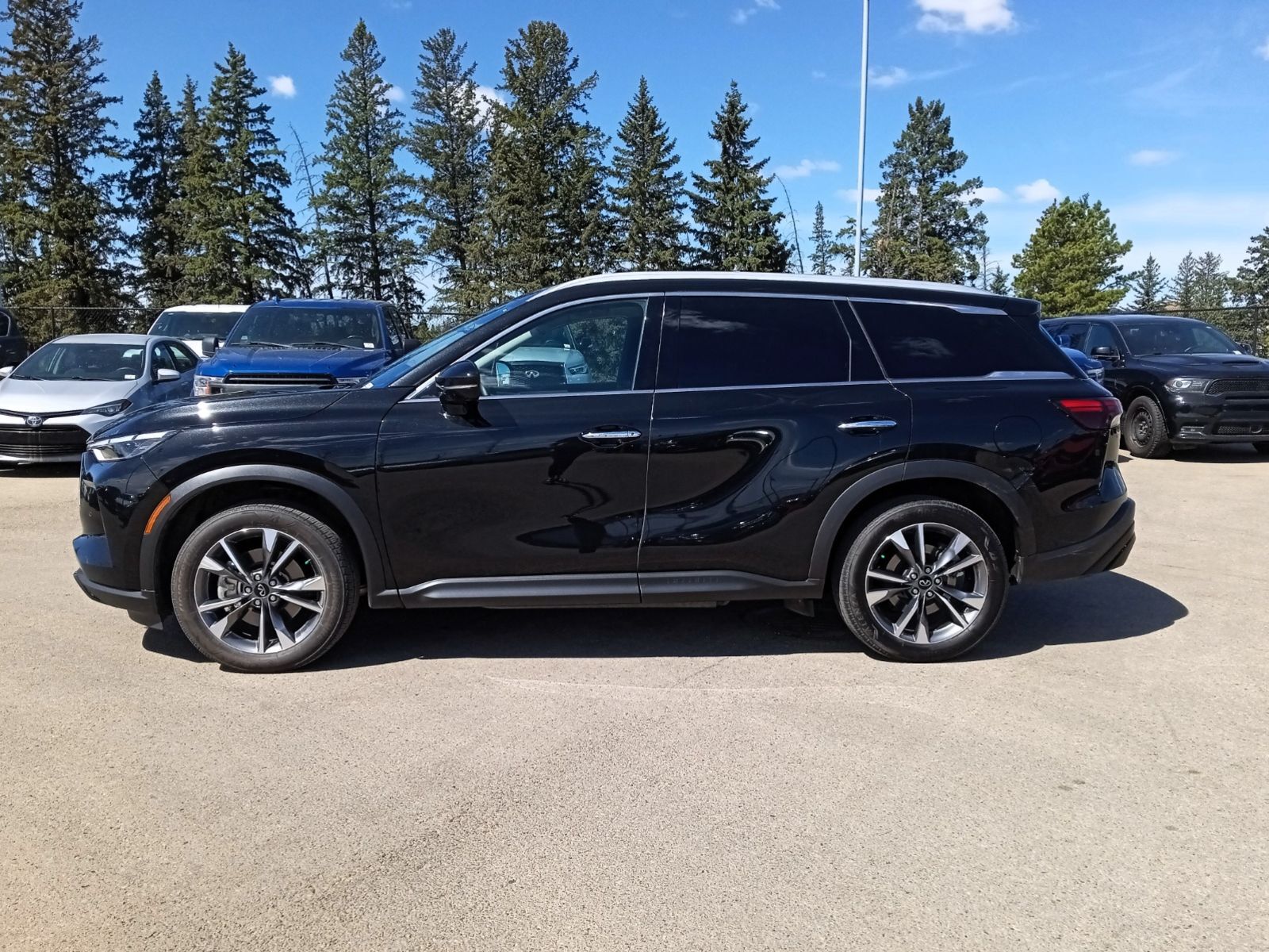 2023 Infiniti QX60 LUXE, LEATHER, SUNROOF, NAVIGATION, CPO AVAIL