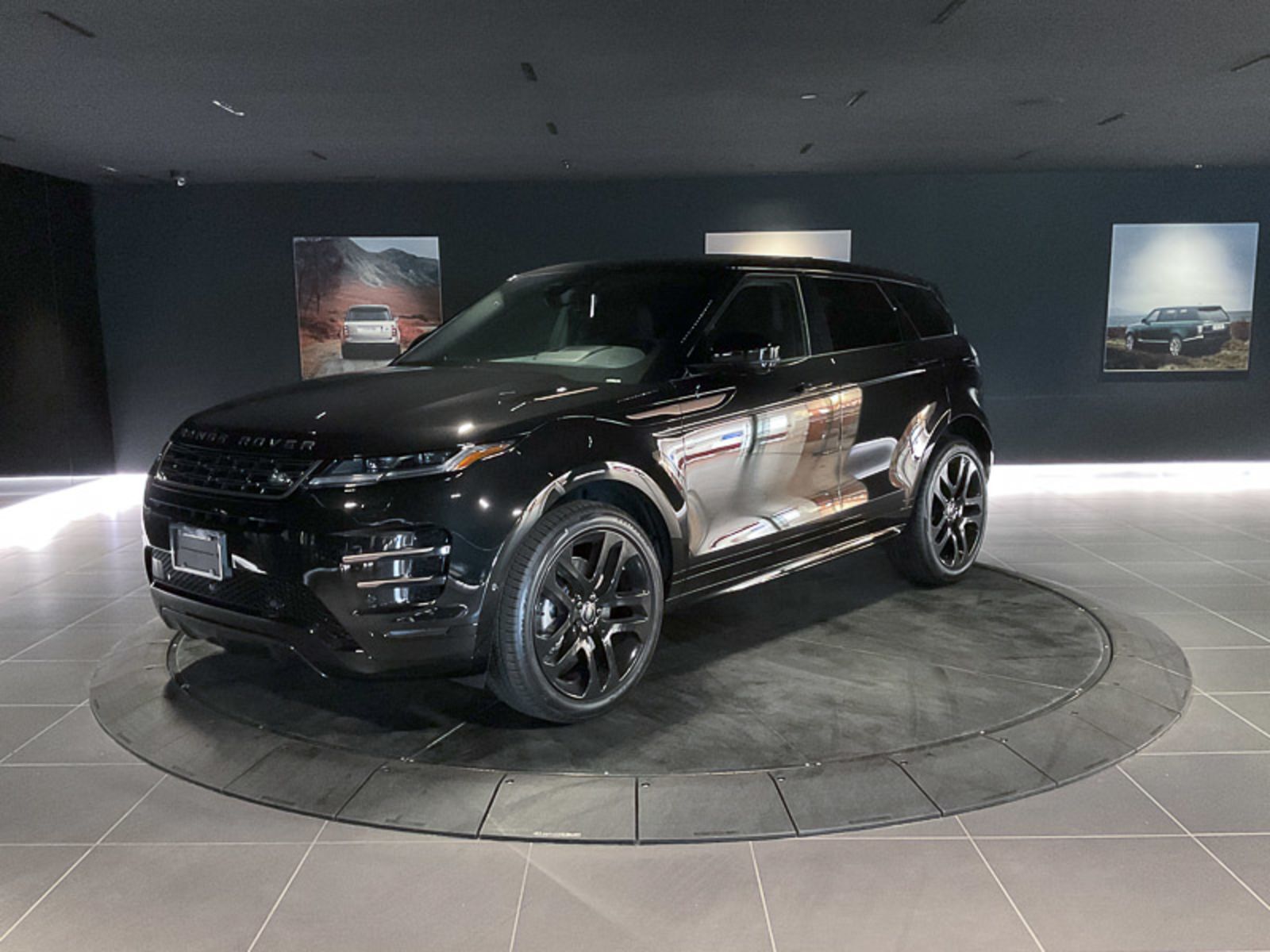 2024 Land Rover Range Rover Evoque Dynamic SE | Cold Climate Pack | Technology pack |