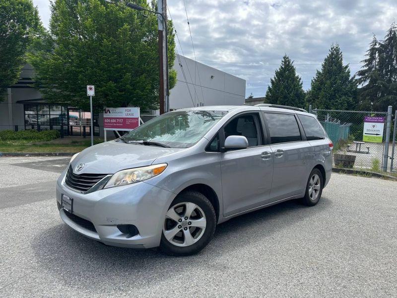 2011 Toyota Sienna 5dr V6 LE 8-Pass FWD