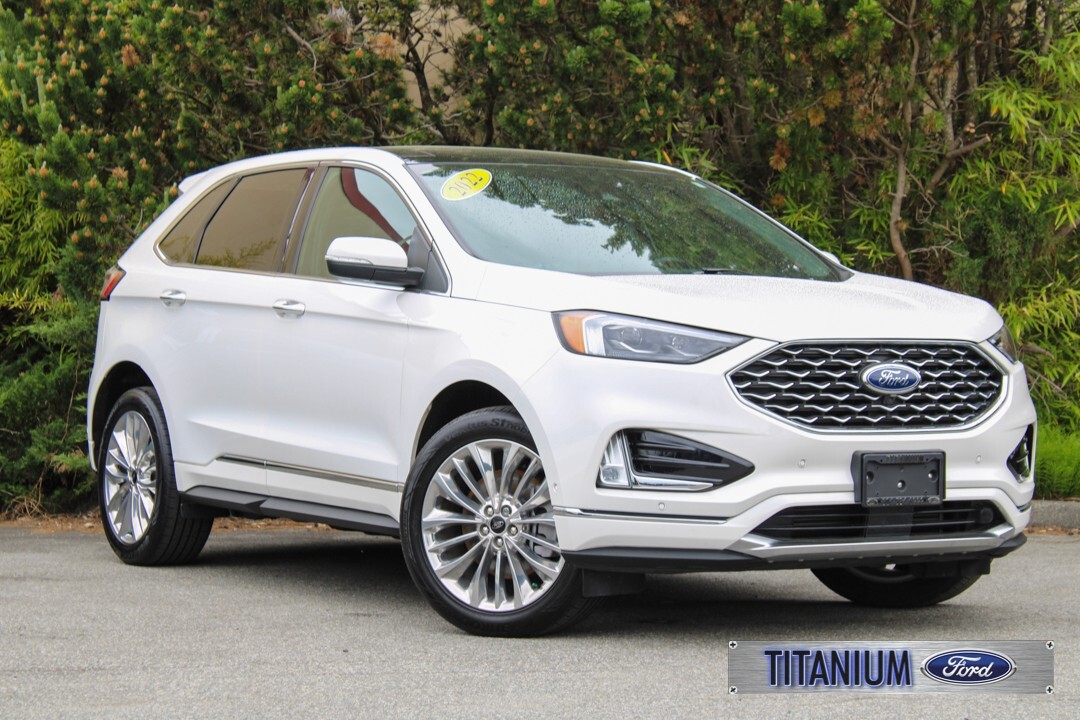 2022 Ford Edge Titanium | 2L 4cyl EcoBoost Engine | Panoramic Roo