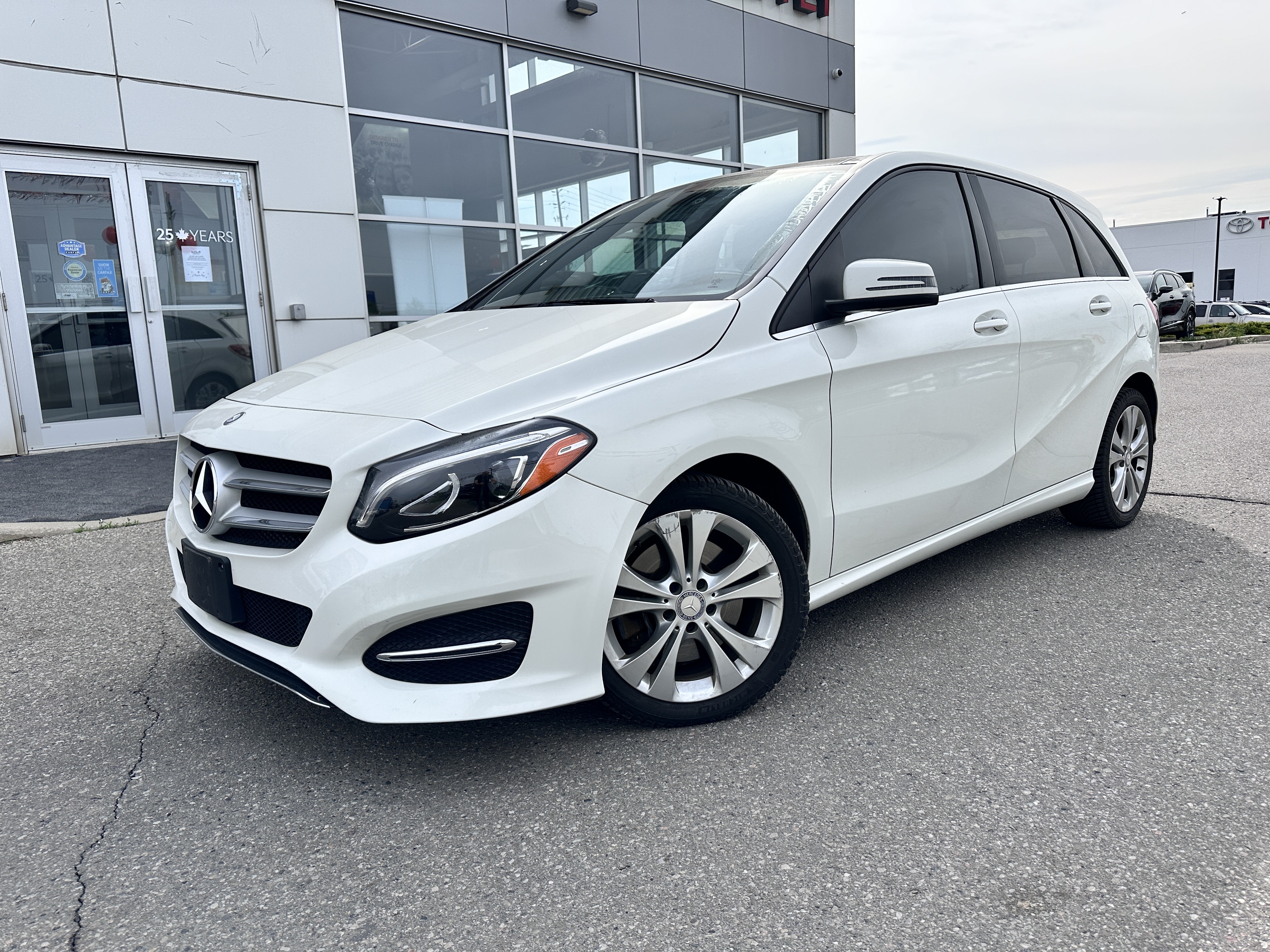 2017 Mercedes-Benz B250 AMAZING CONDITION CLEAN CARFAX
