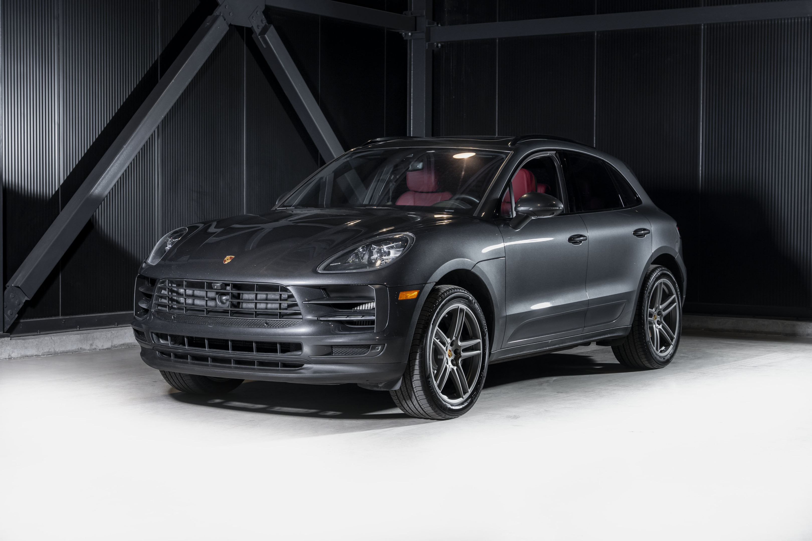 2019 Porsche Macan CPO/Sport Chrono/PASM with Air Susp/Apple Car Play