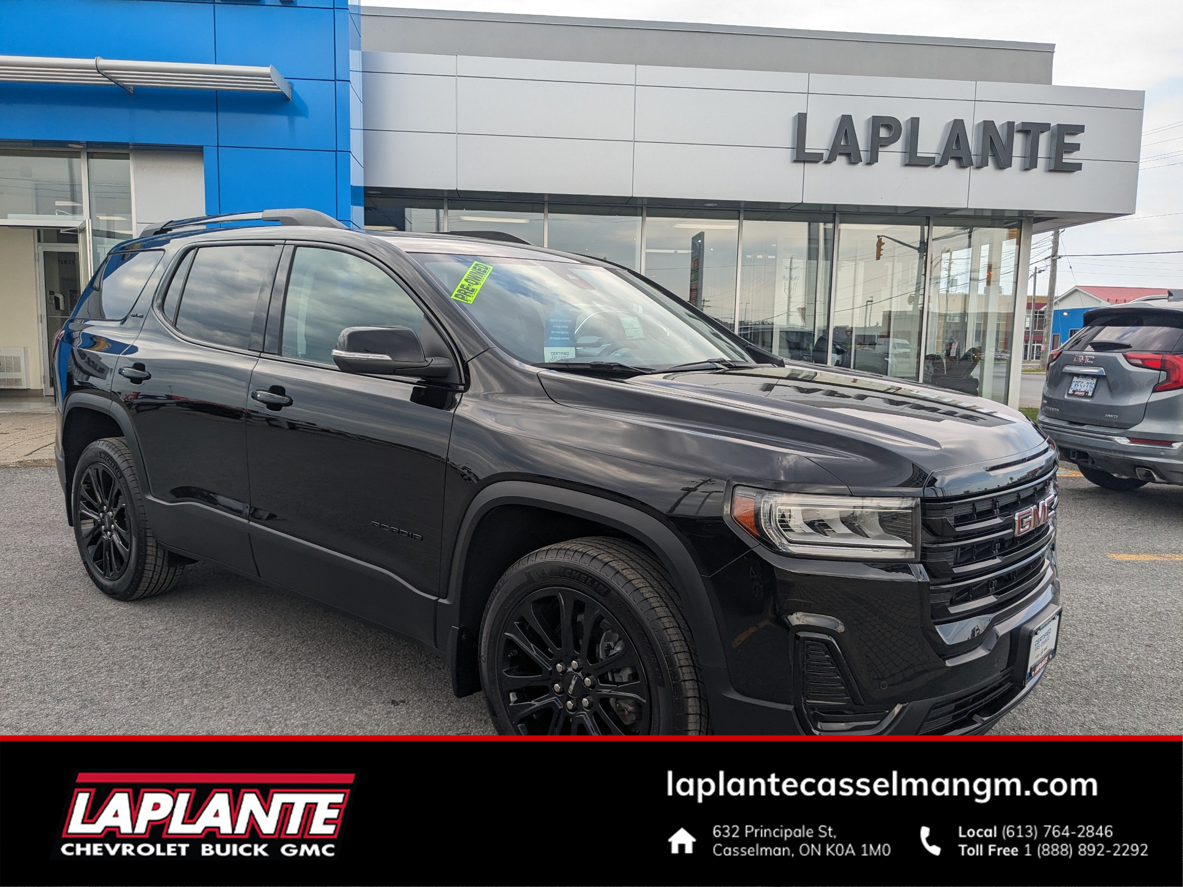 2023 GMC Acadia SLE Black Out Package
