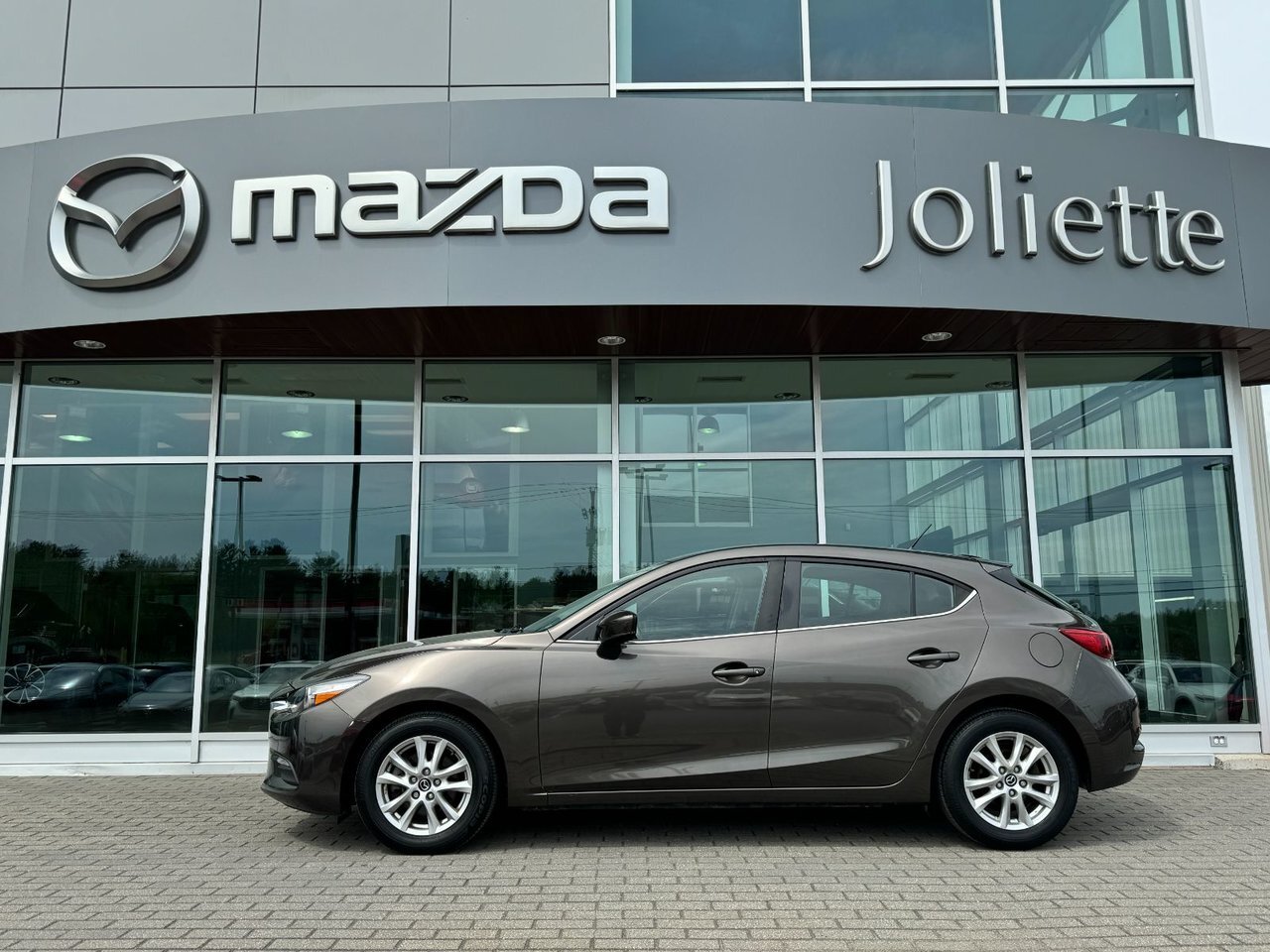 2017 Mazda Mazda3 Sport GS Rare transmission manuelle | Très bas kilométra