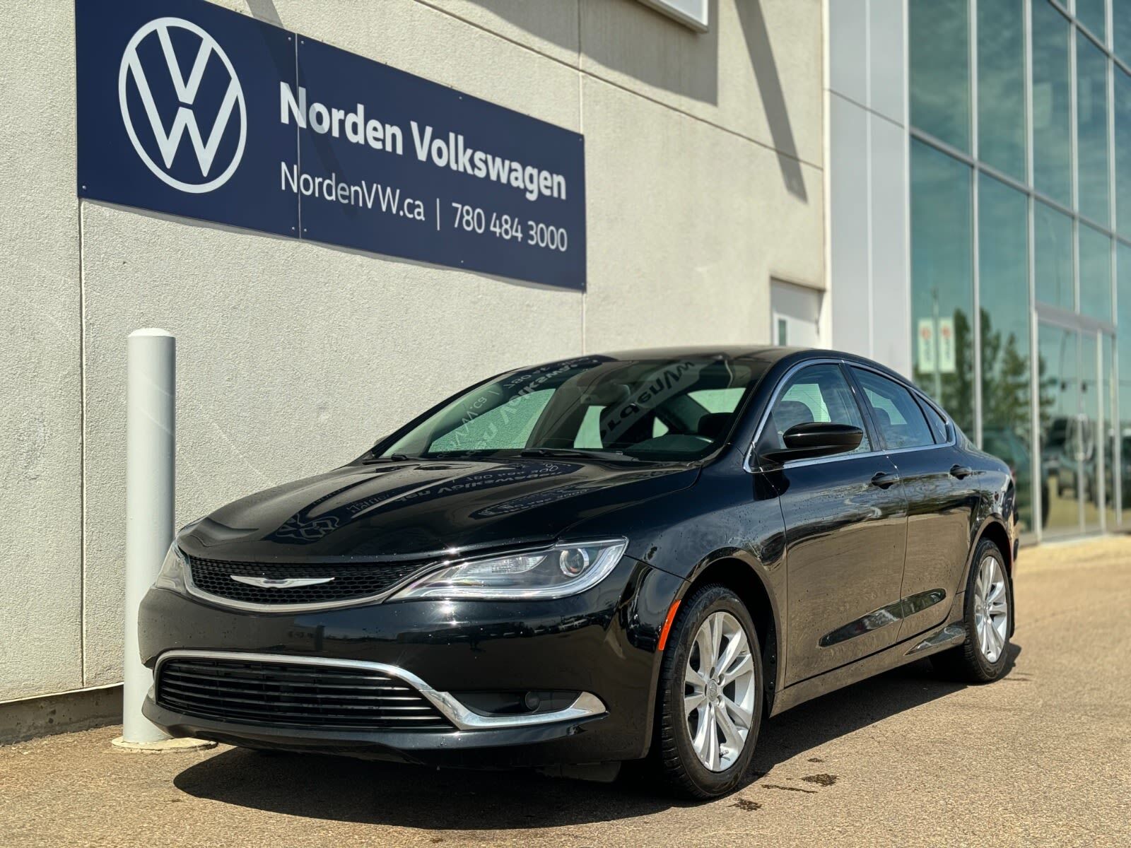 2016 Chrysler 200 LIMITED | AUTO