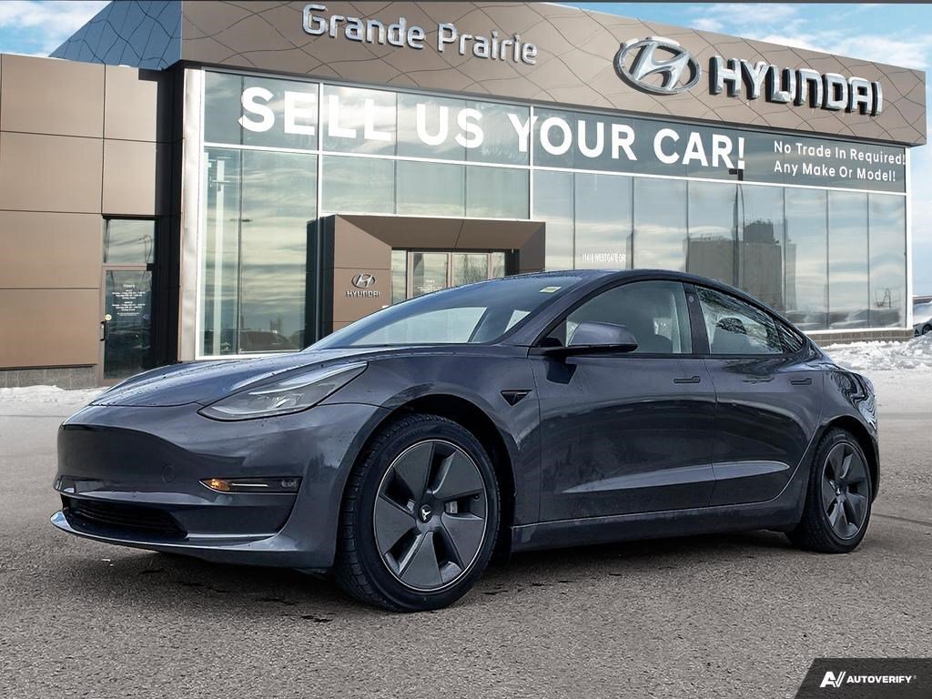 2022 Tesla Model 3 Long Range | AWD | Built in Navigation | Sunroof